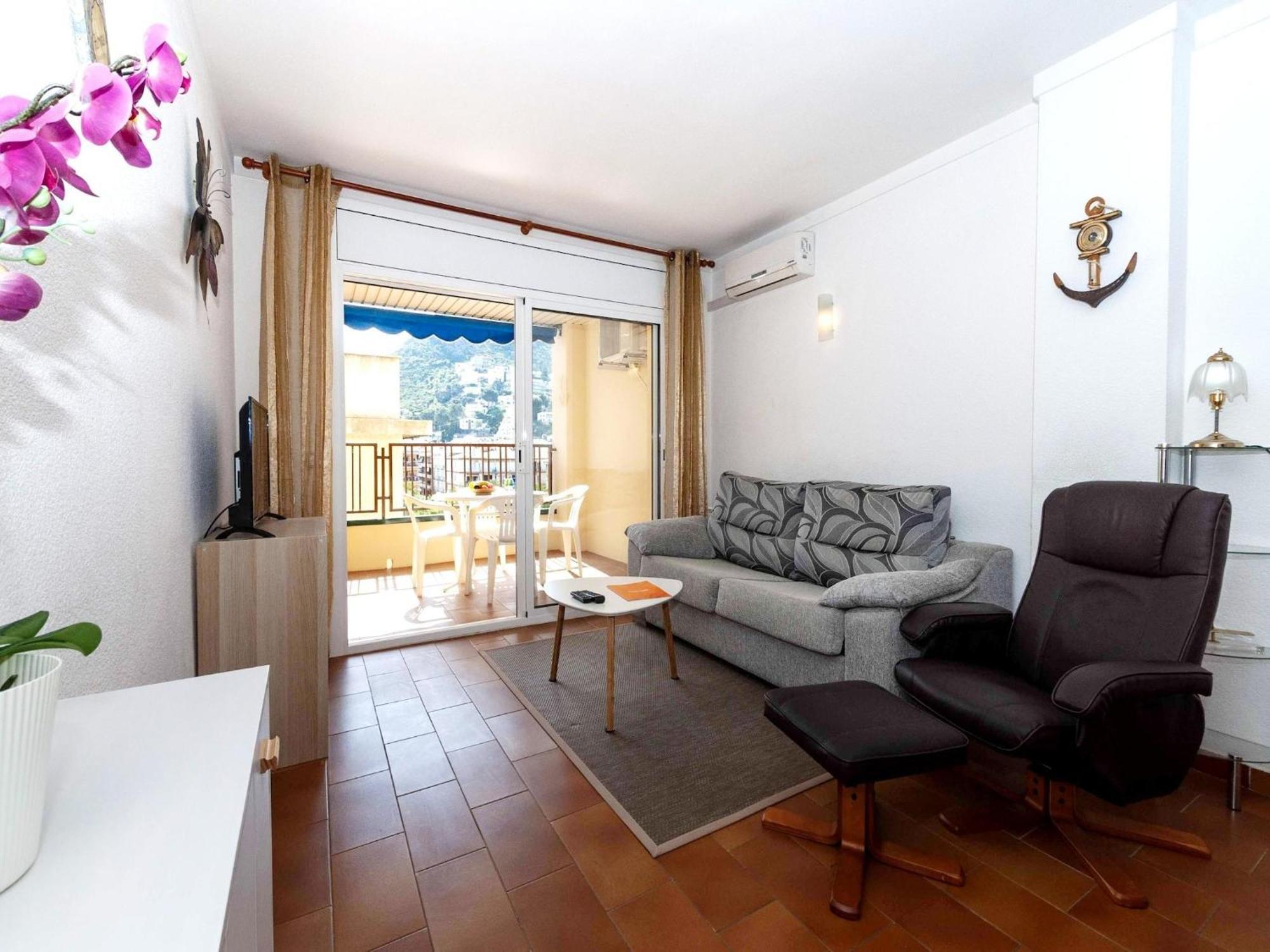 Comfortable And Spacious In * Roses
